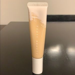 Fenty beauty makeup foundation in 130. New